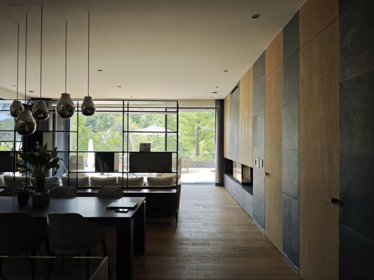 Antracit kőfurnér beltérben- Slate Design®
