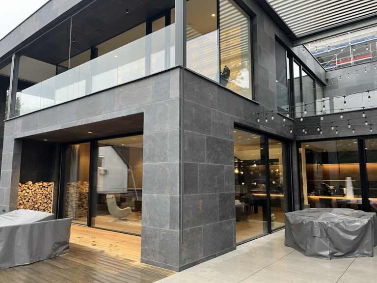 referencia Multicolor Grey kőfurnér 2026 Large